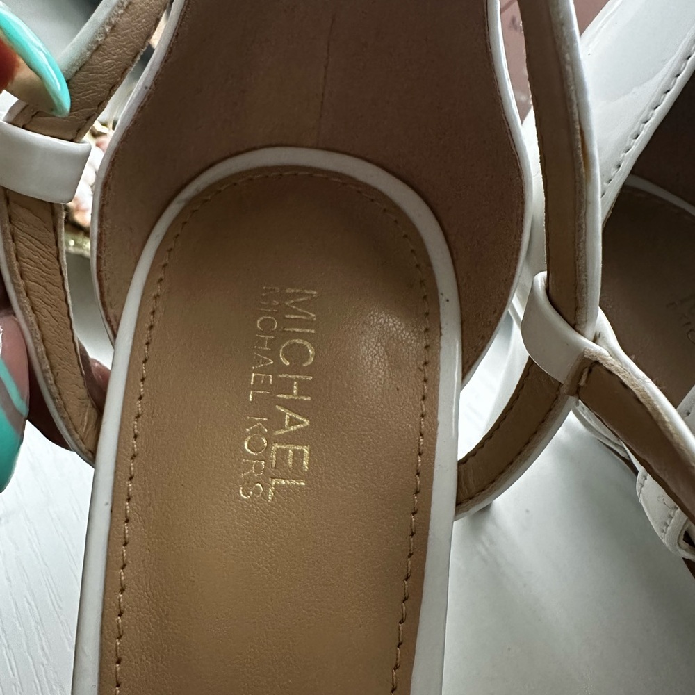 MICHAEL Michael Kors Tan White Heels with Stiletto - Picture 4 of 6